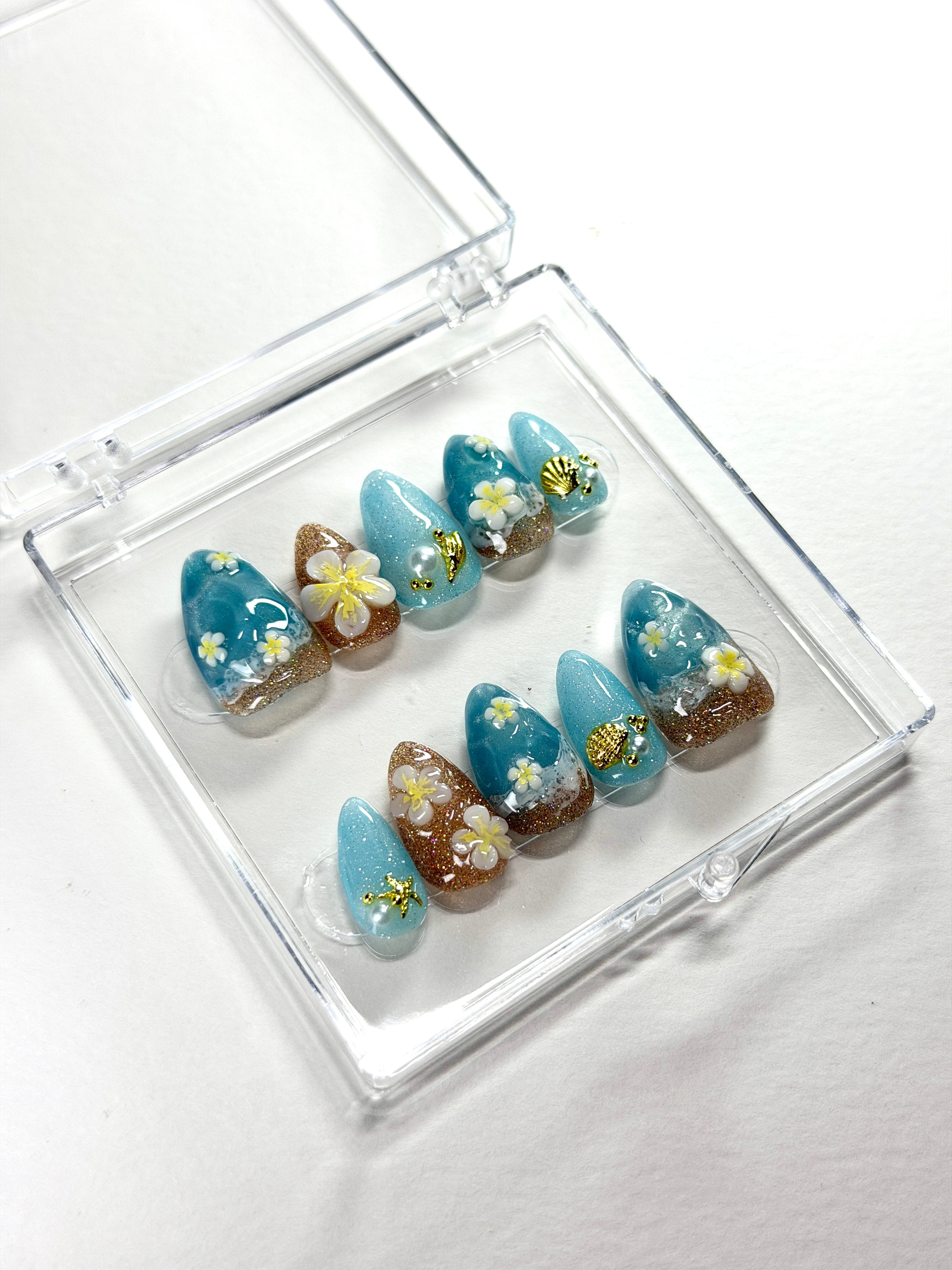 Plumeria on the water - Press On Nails