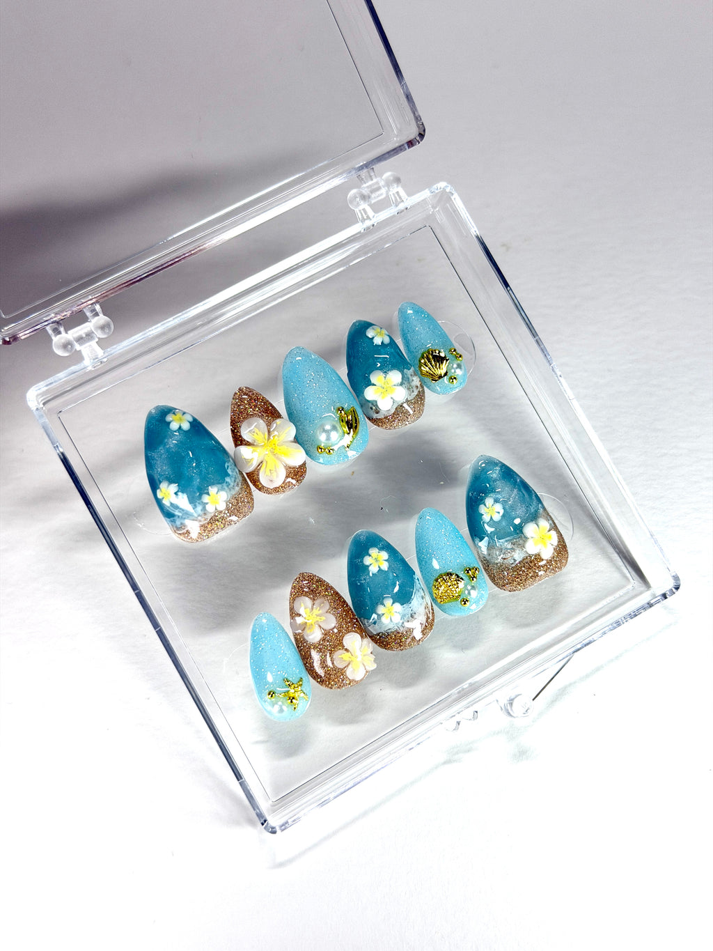 Plumeria on the water - Press On Nails
